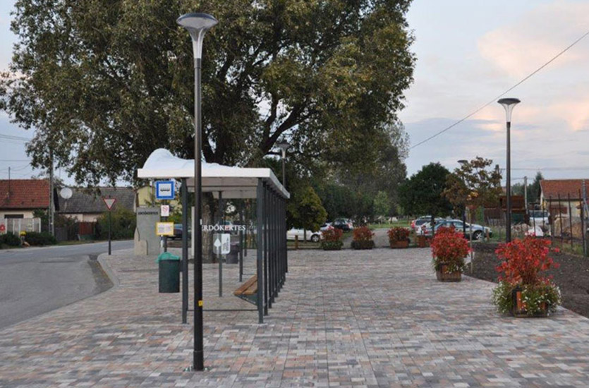 LED-Licht-am-Mast-13 Area Light near Bus Stop