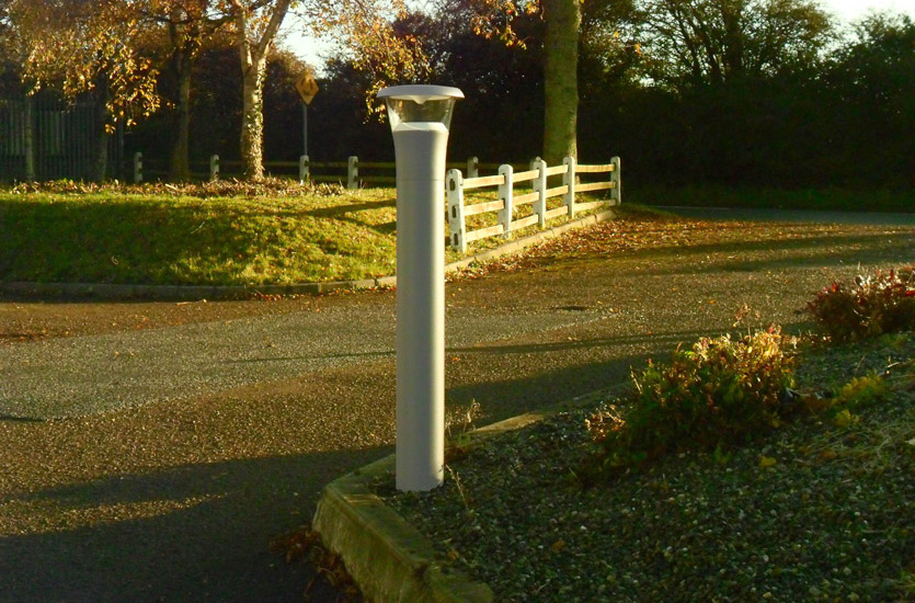 LED-Poller-26 Bollard Light on Driveway
