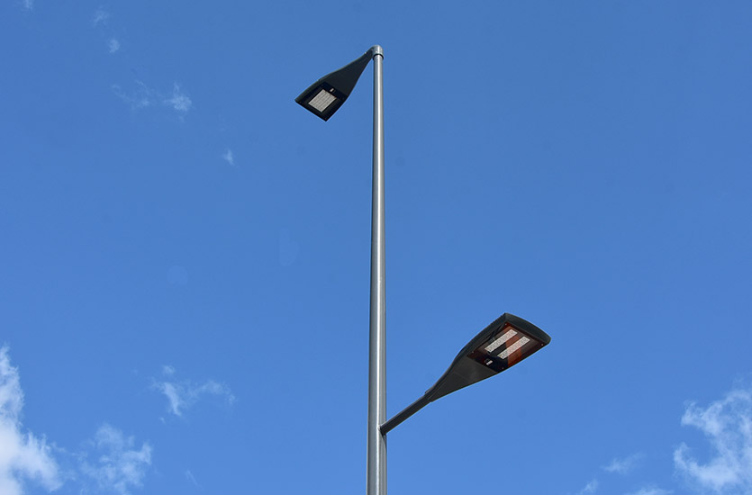 LED-Strasenlaterne-84 Conical Poles and Street Lights