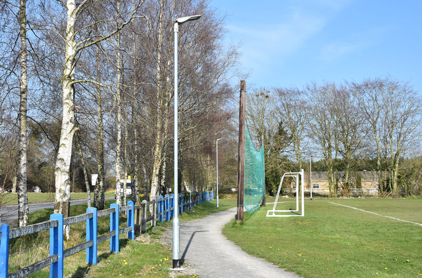 LED-Strasenleuchte-52 Streetlights on Walkway